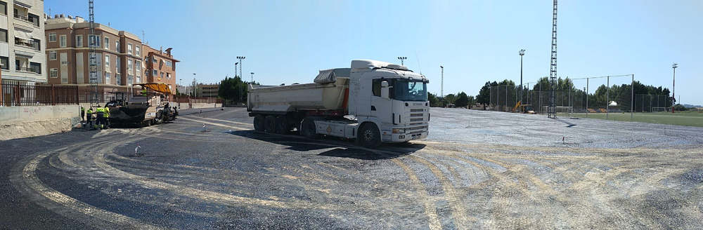 Obras de asfaltado en el CEIP La Paz