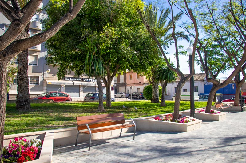 Mejora de la jardinería de la Plaza Pilar Miró