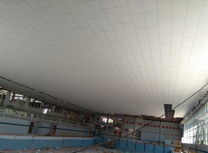 Reparación de la cubierta de la piscina del pabellón Esperanza Lag